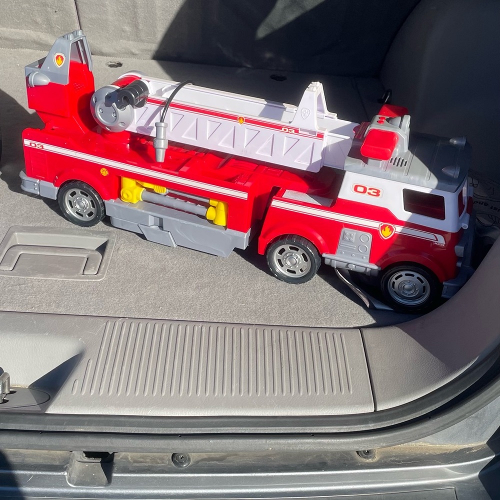 Paw Patrol Ultimate Fire Resue Truck